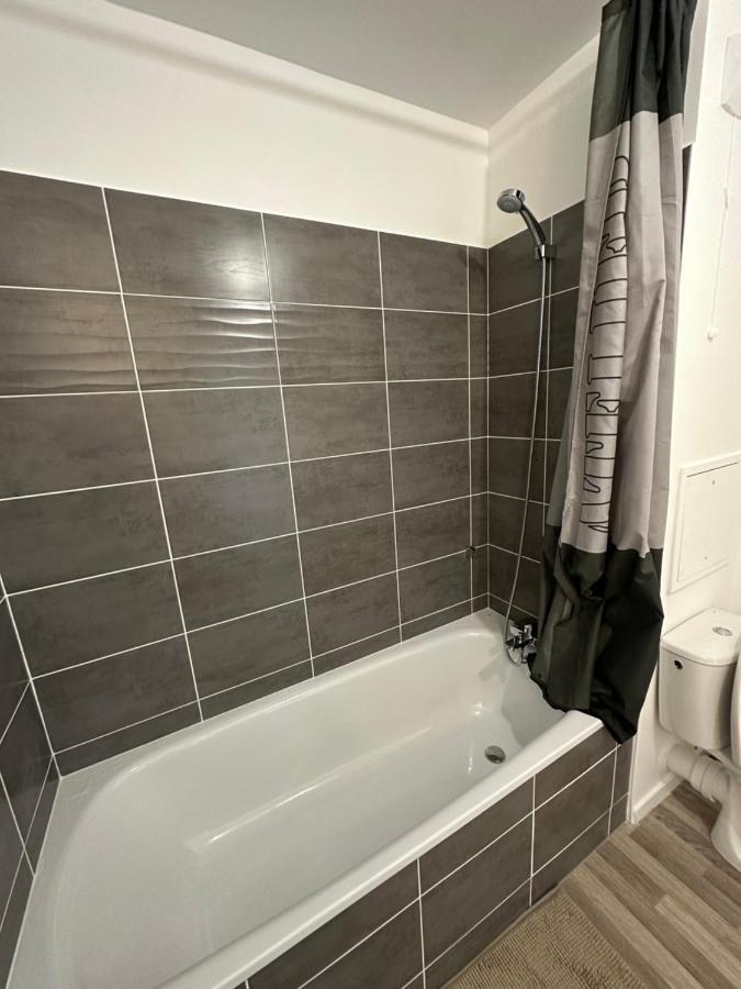 Agreable 2 Pieces Avec Balcon Et Parking Transports By Immo Kit Bnb سارسيل المظهر الخارجي الصورة